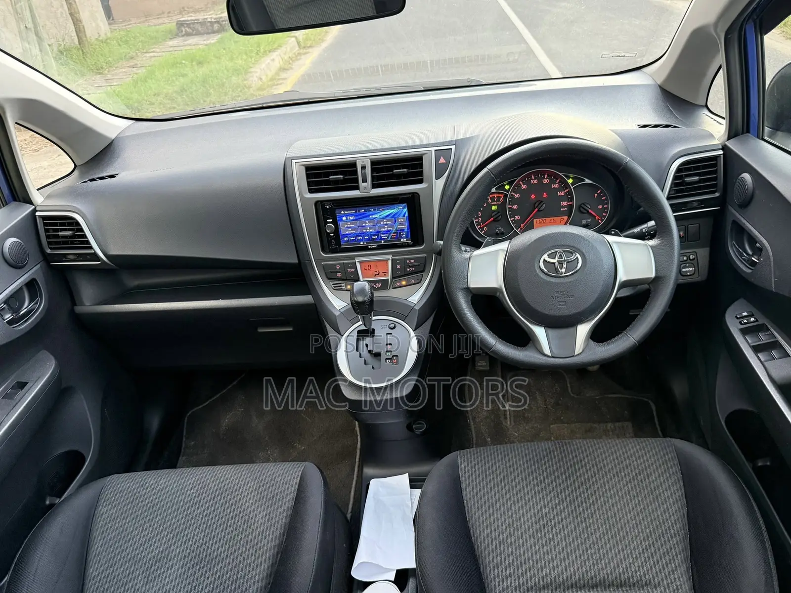 Toyota Ractis 2014 Blue