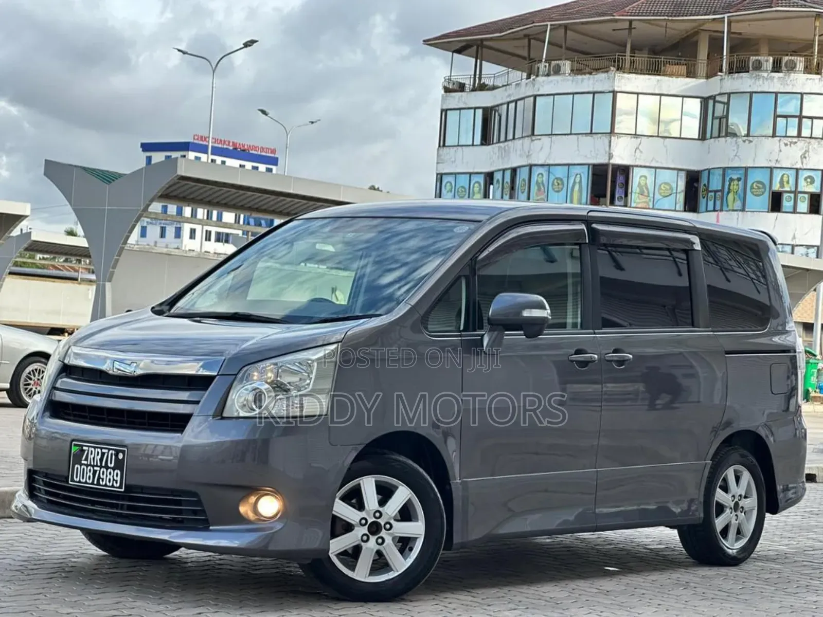 Toyota Noah 2008 Gray