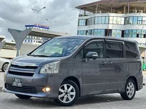 Toyota Noah 2008 Gray