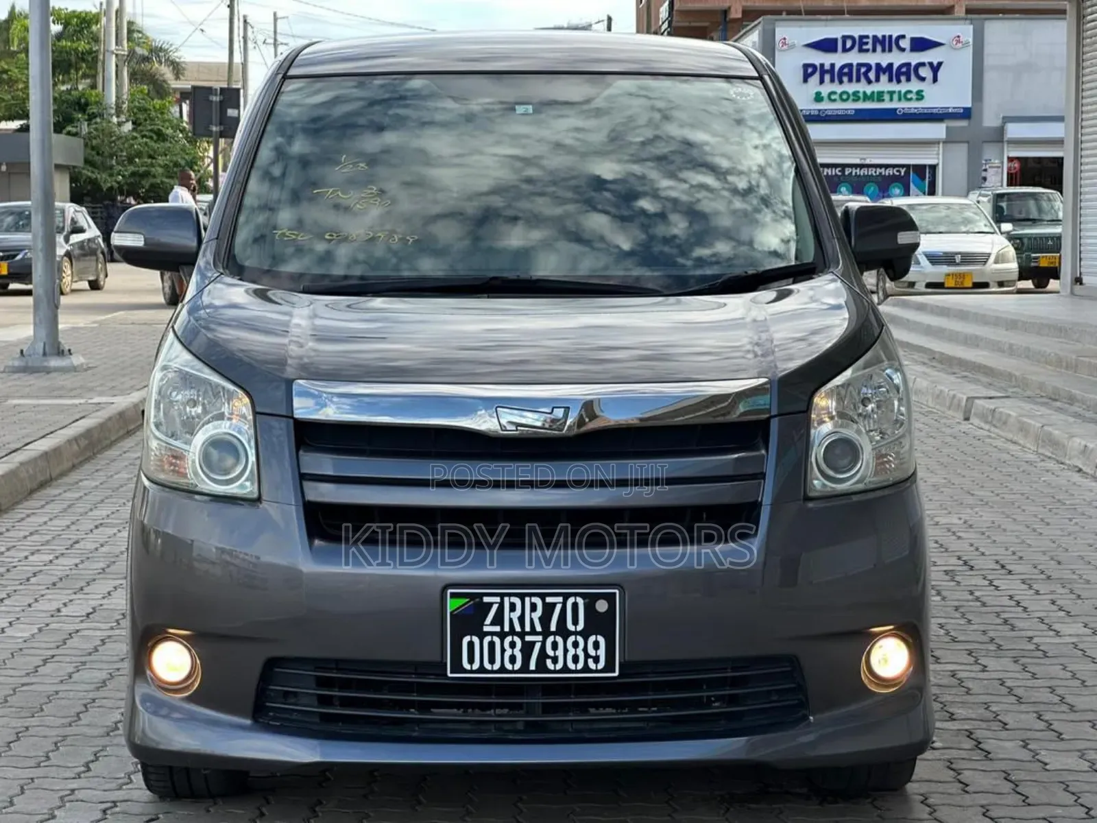 Toyota Noah 2008 Gray