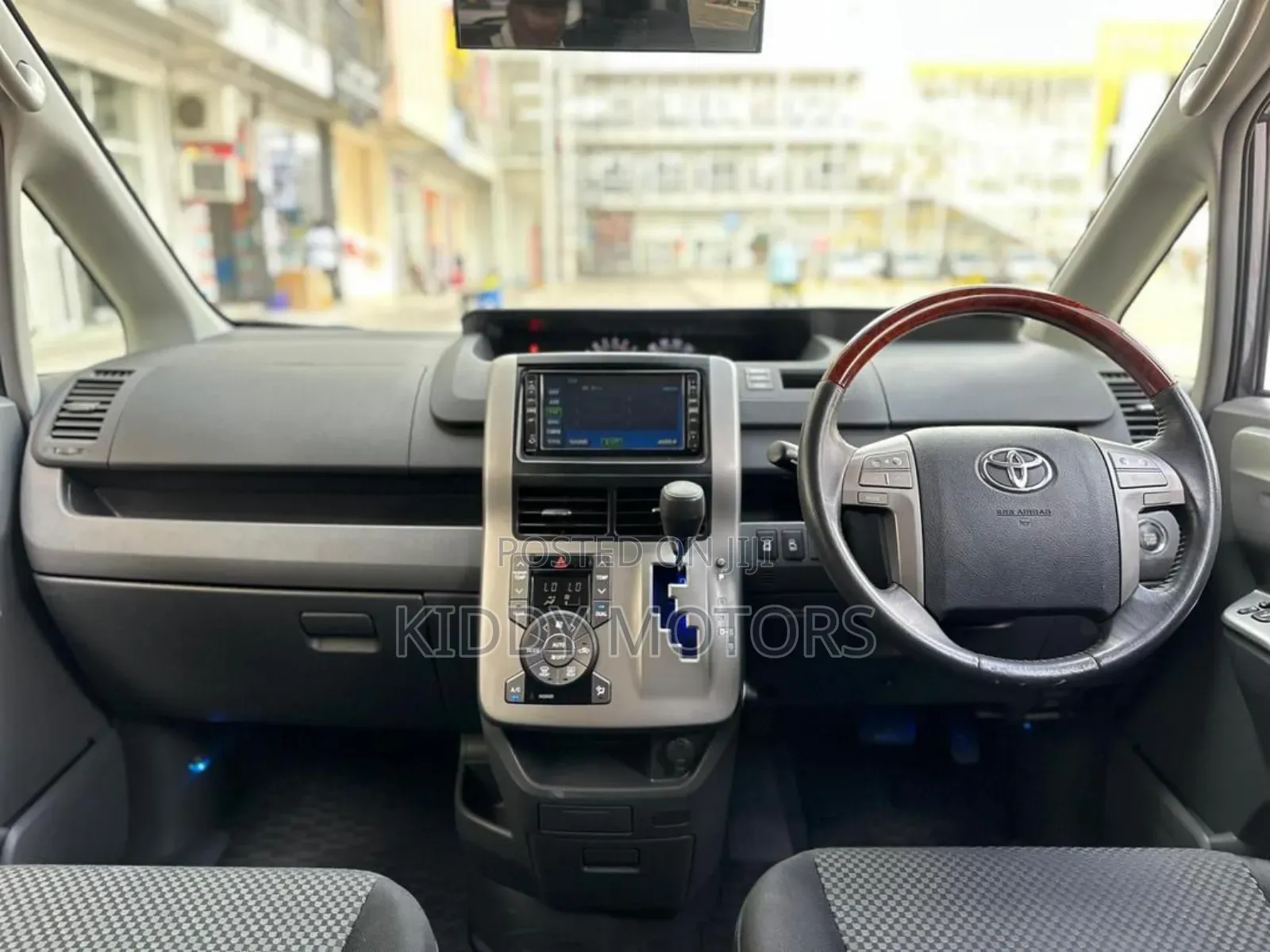 Toyota Noah 2008 Gray