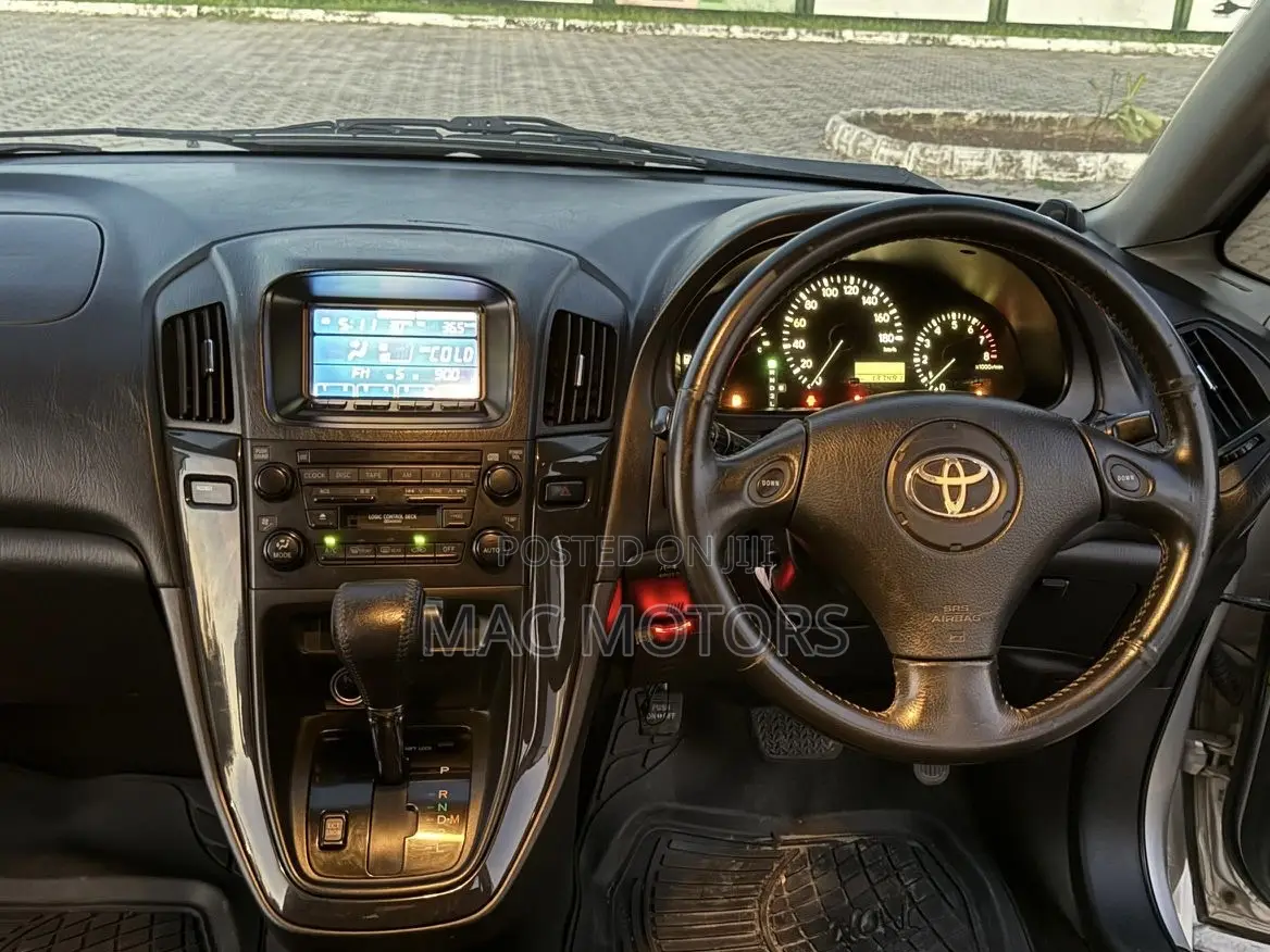Toyota Harrier 2.4 16V 2002 Silver