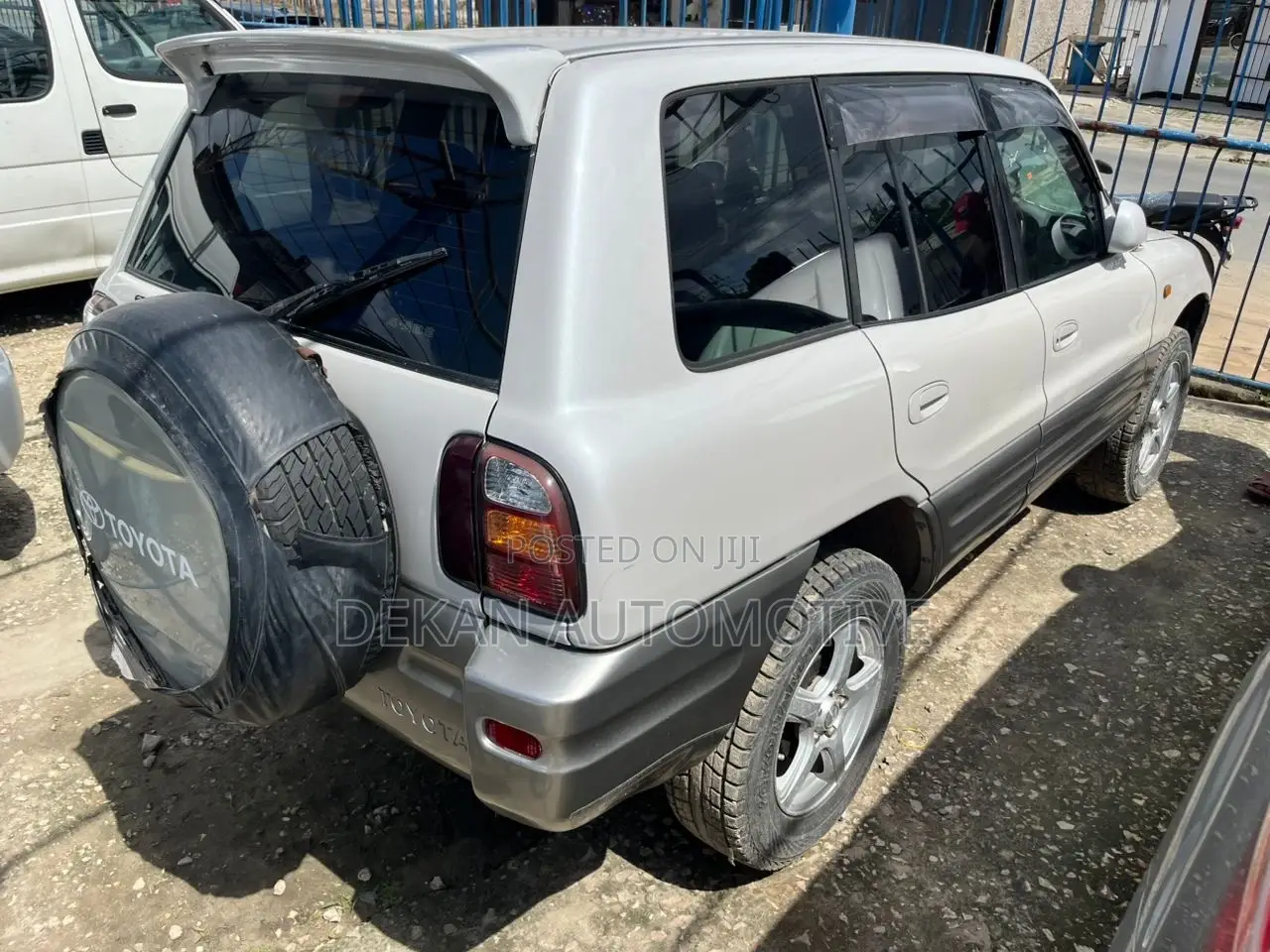 Toyota RAV4 Softtop 4x4 1999 Silver