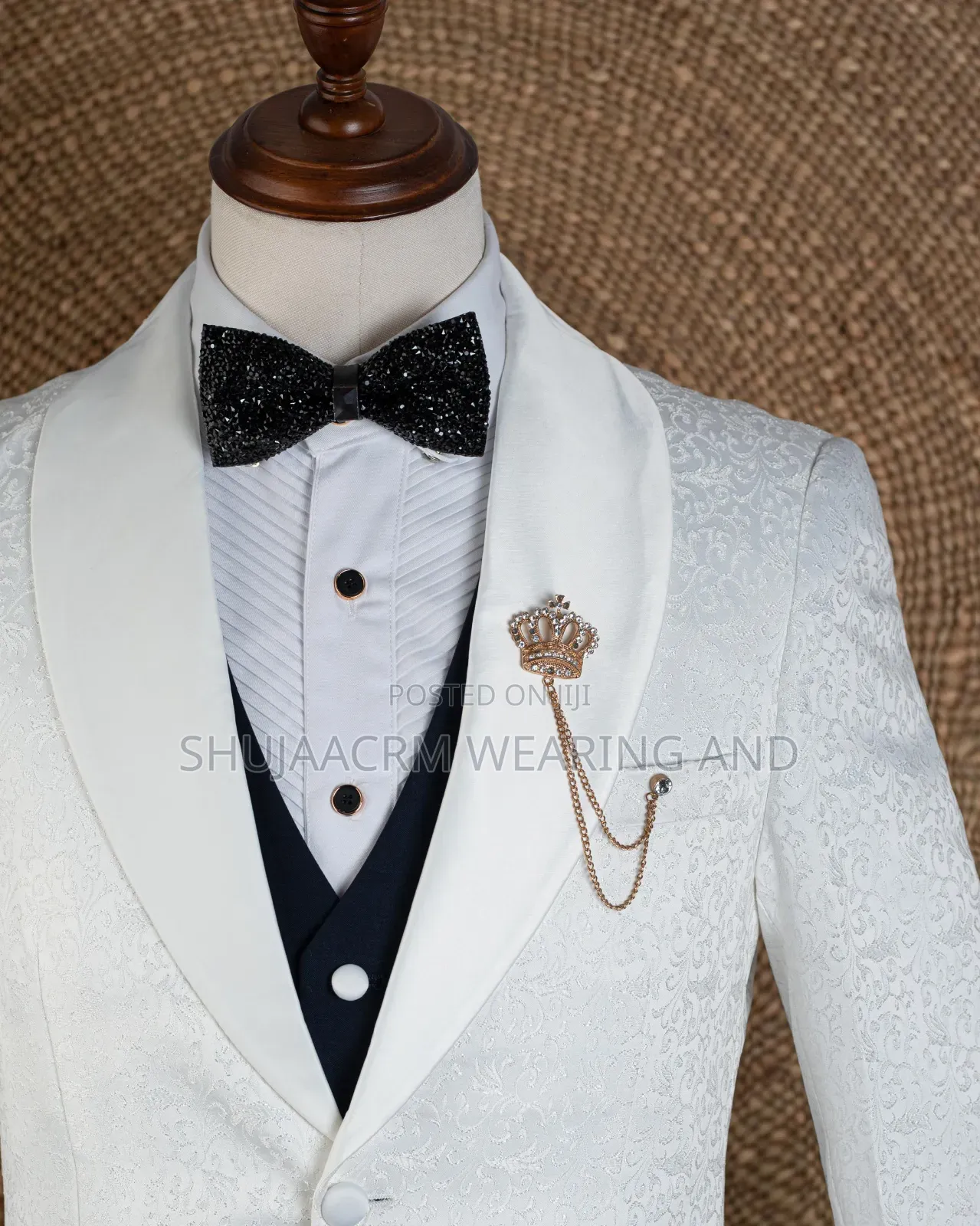 White Carving Suit/Suti Iliyopambwa