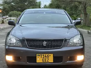 Photo - Toyota Crown 2006 Gray