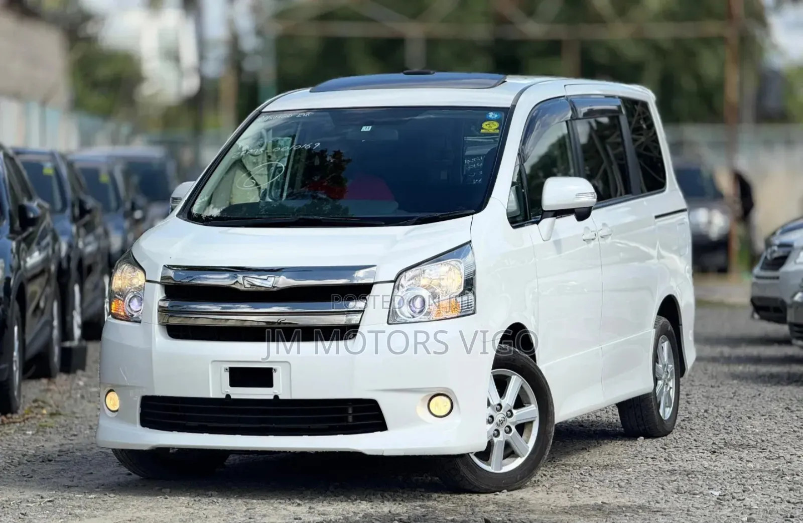 Toyota Noah 2009 White