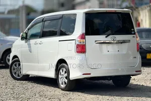 Toyota Noah 2009 White