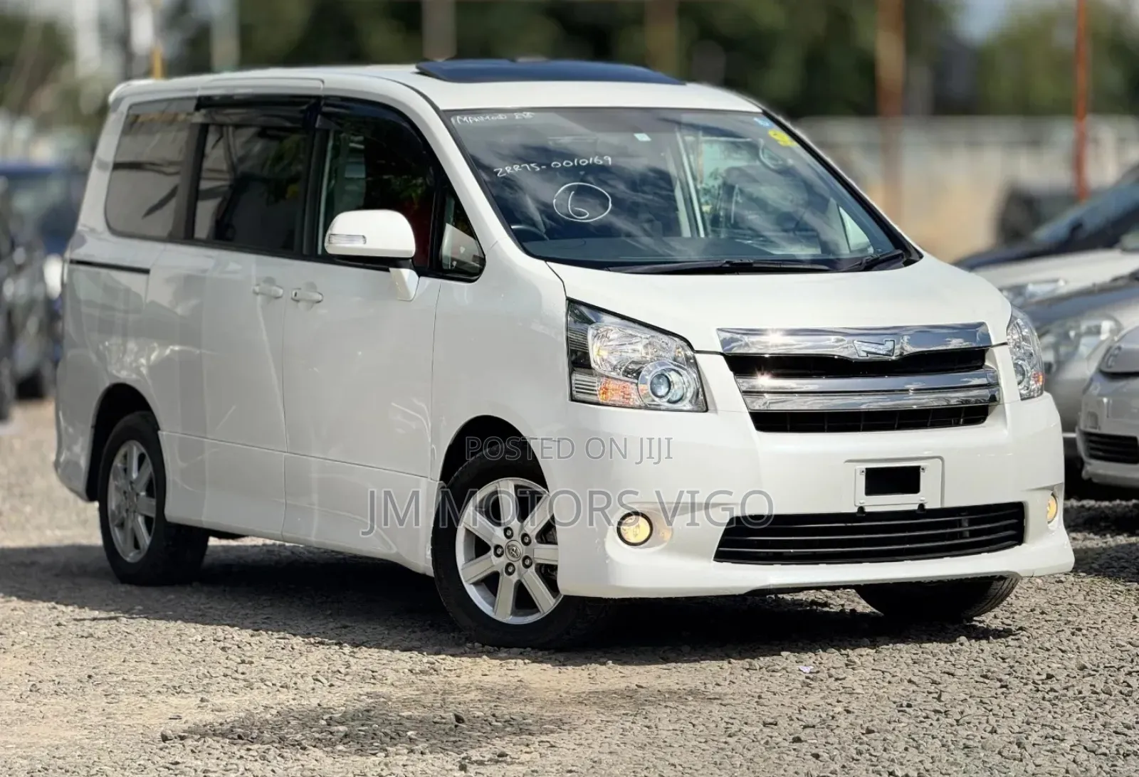 Toyota Noah 2009 White