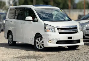 Toyota Noah 2009 White