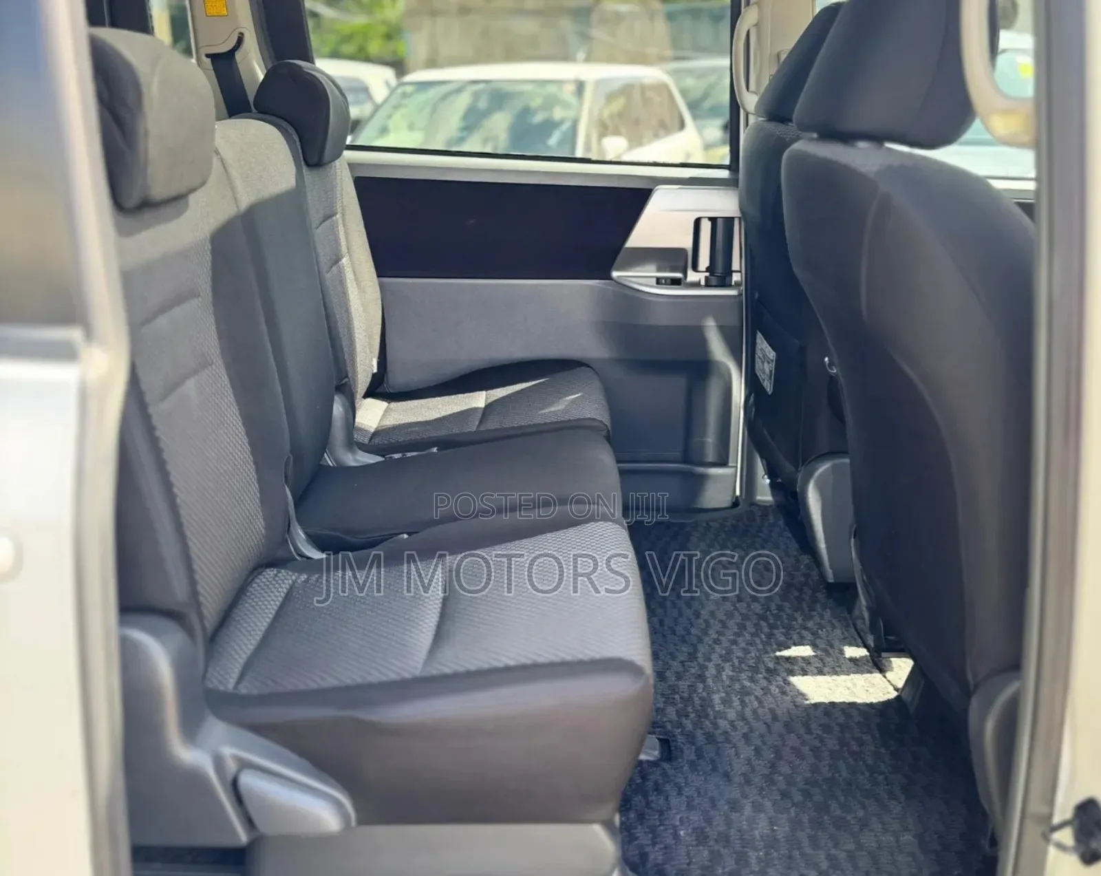 Toyota Noah 2009 White