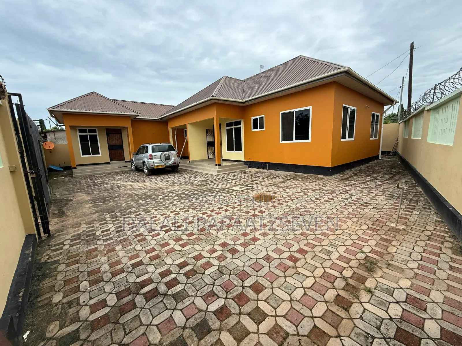 2bdrm Apartment in Dalalipapaatzseven, Kinondoni for sale