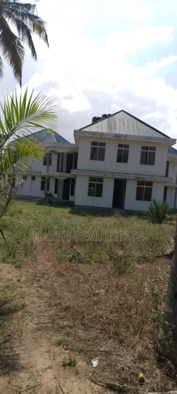 20bdrm House in Mbezi for sale
