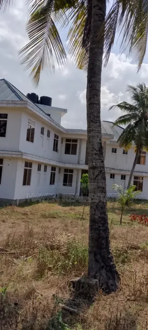 20bdrm House in Mbezi for sale