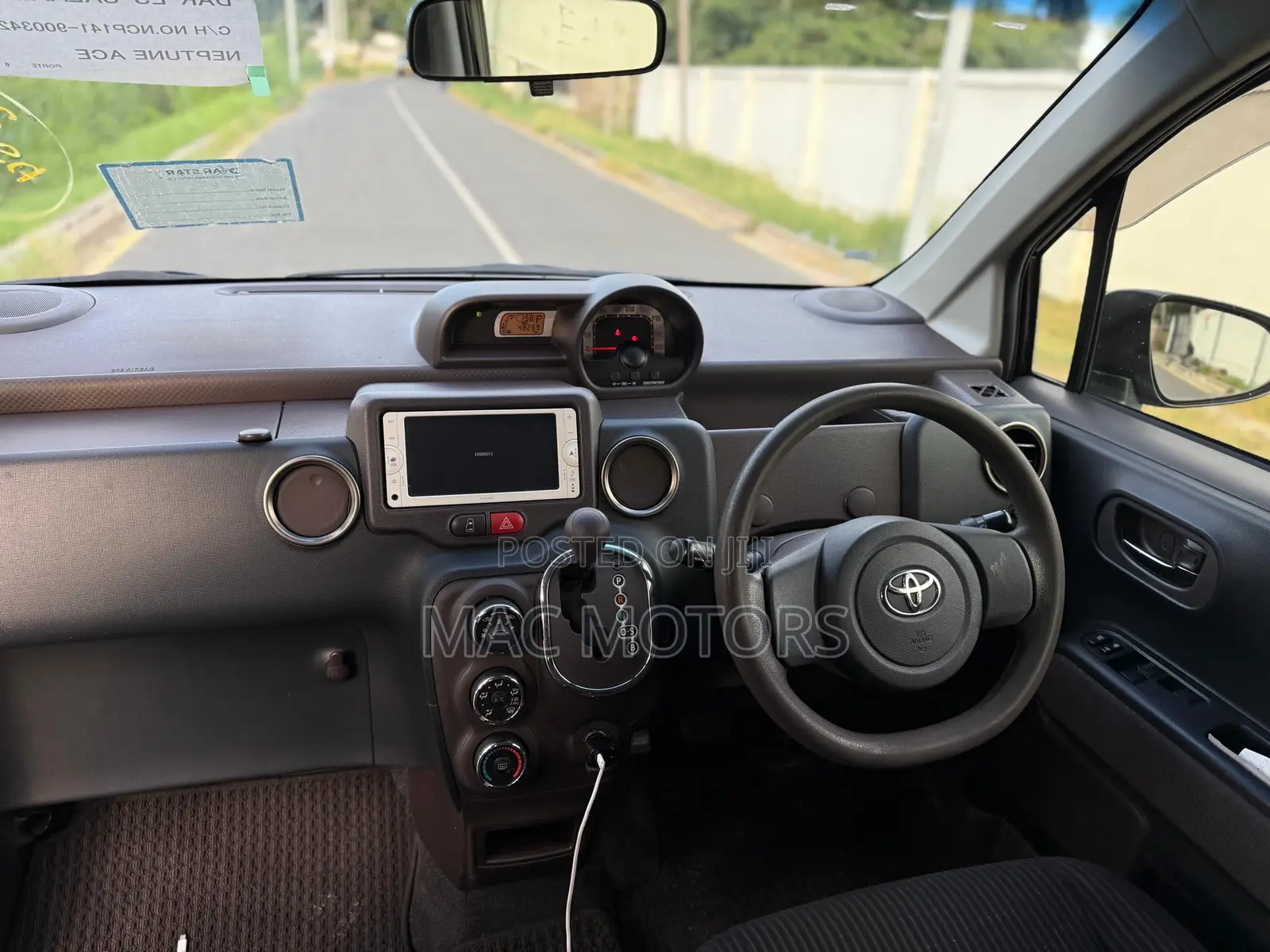 Toyota Porte 2014 Black