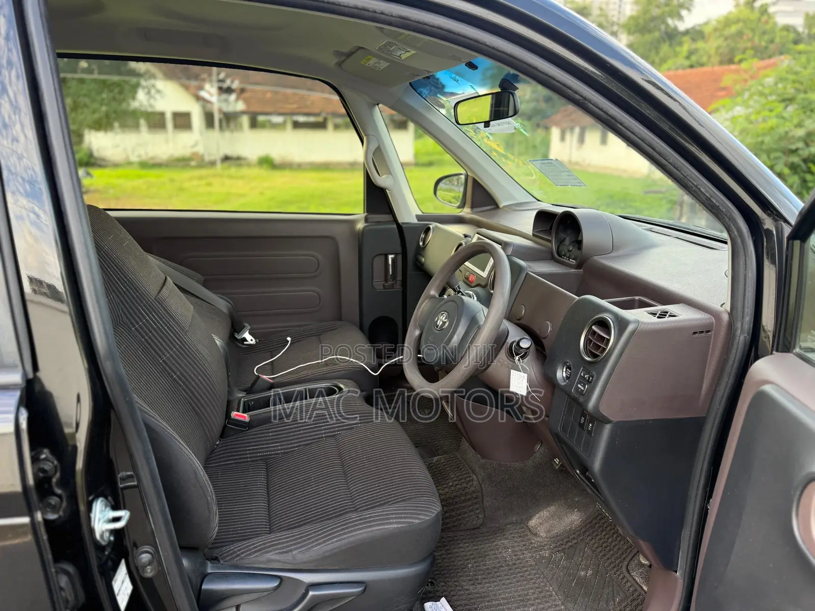 Toyota Porte 2014 Black