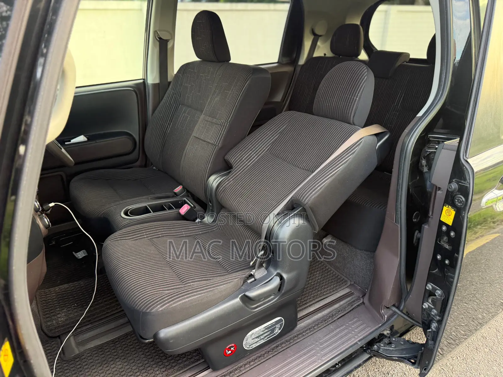 Toyota Porte 2014 Black