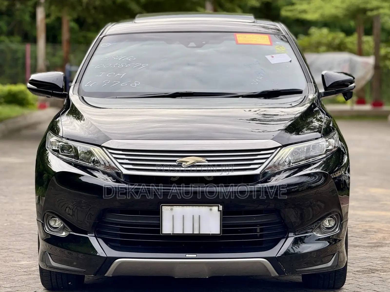 Toyota Harrier 2.0 2015 Black