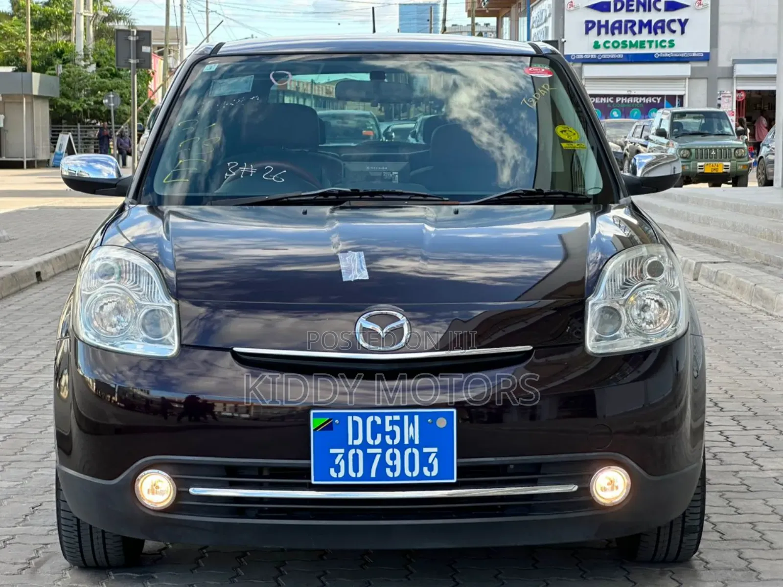 Mazda Verisa 2009 Beige