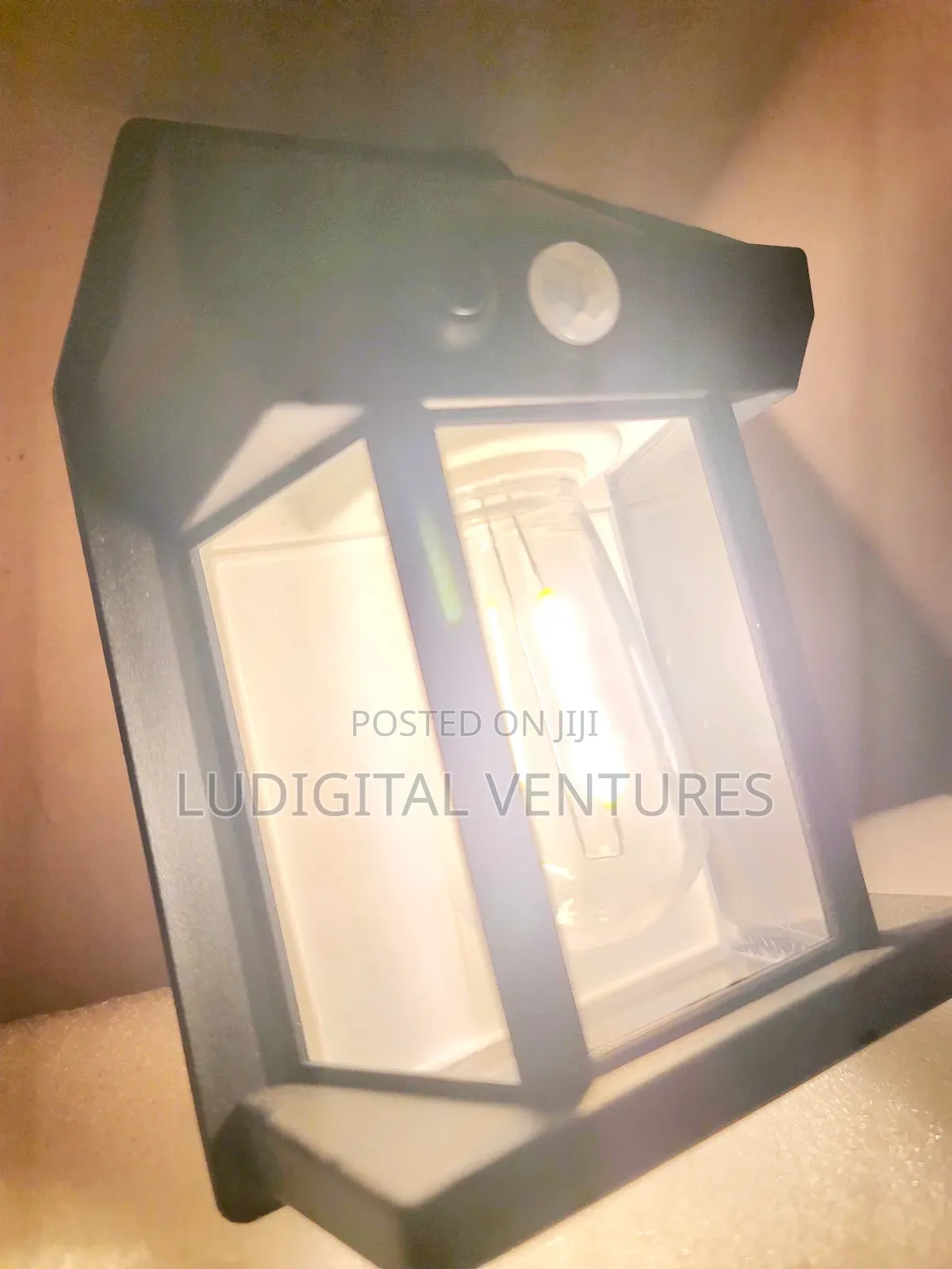 Taa Za Ukutani Za Sola /Outdoor Solar Light