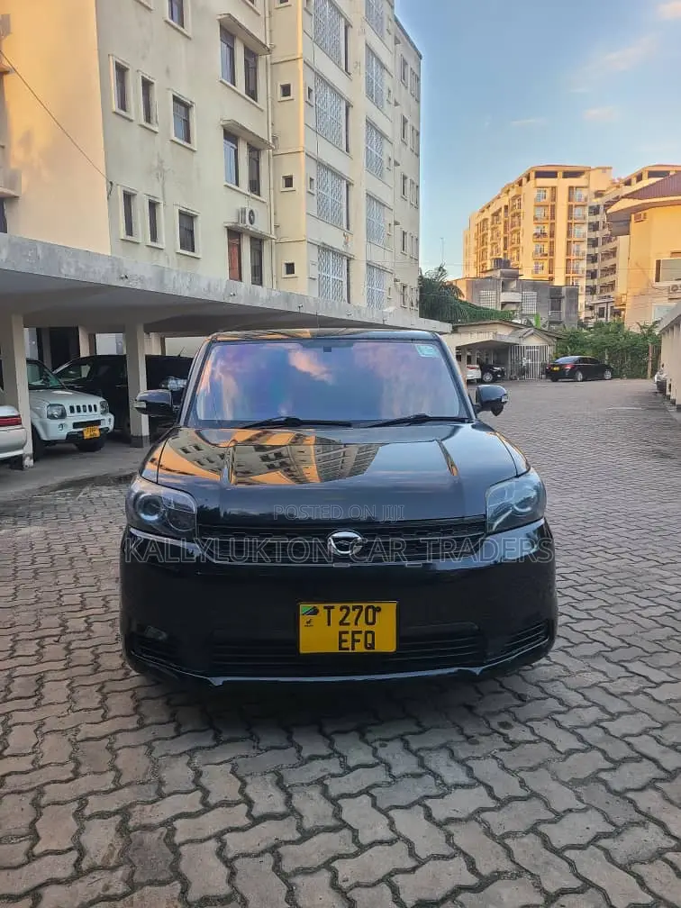 Toyota Corolla Rumion 2010 Black