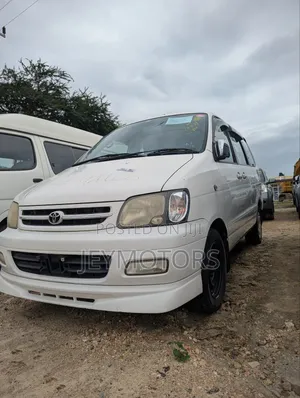 Toyota Noah 2005 White