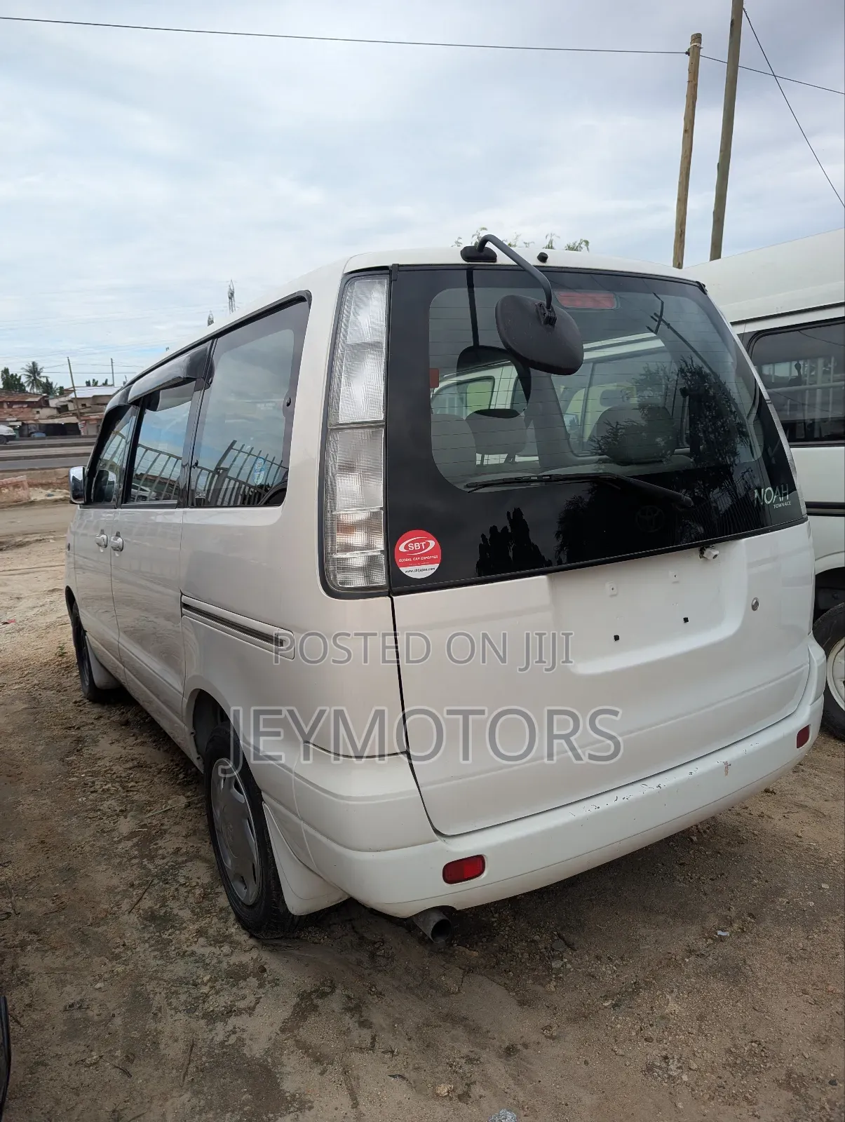 Toyota Noah 2005 White