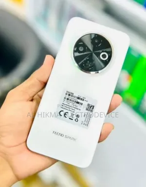 Photo - New Tecno Spark 30C 128 GB White