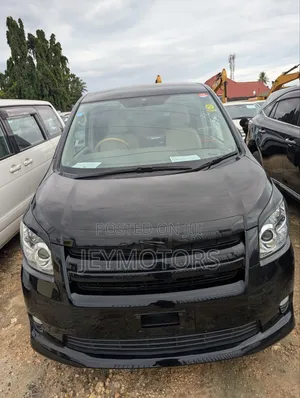 Toyota Noah 2012 Black