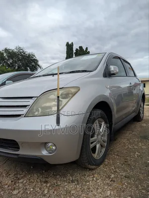 Toyota IST 2005 Silver