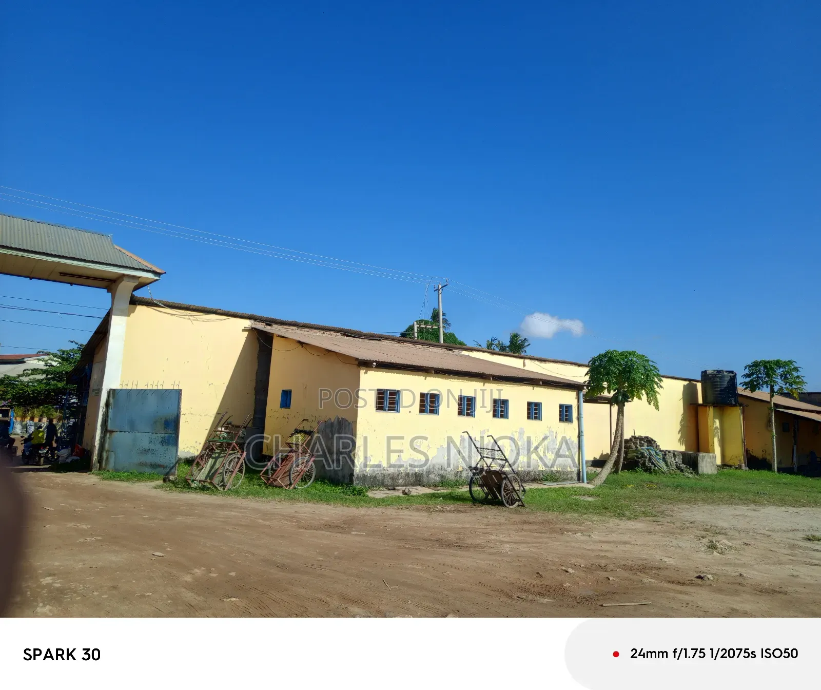 Fremu 35 Na Ukumbi Zinauzwa Ukonga Moshibar.