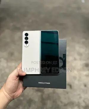 New Samsung Galaxy Z Fold4 256 GB Gold