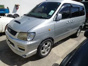 Toyota Noah 2003 Silver