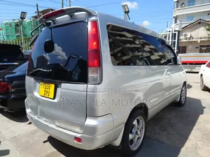 Toyota Noah 2003 Silver