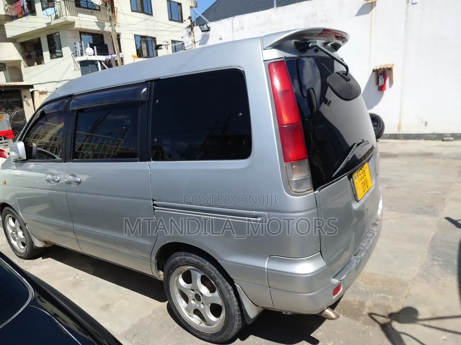 Toyota Noah 2003 Silver