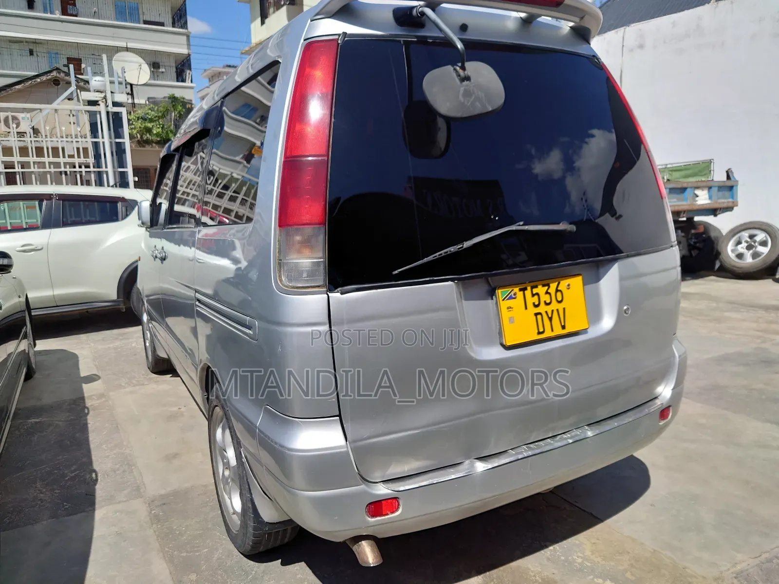 Toyota Noah 2003 Silver