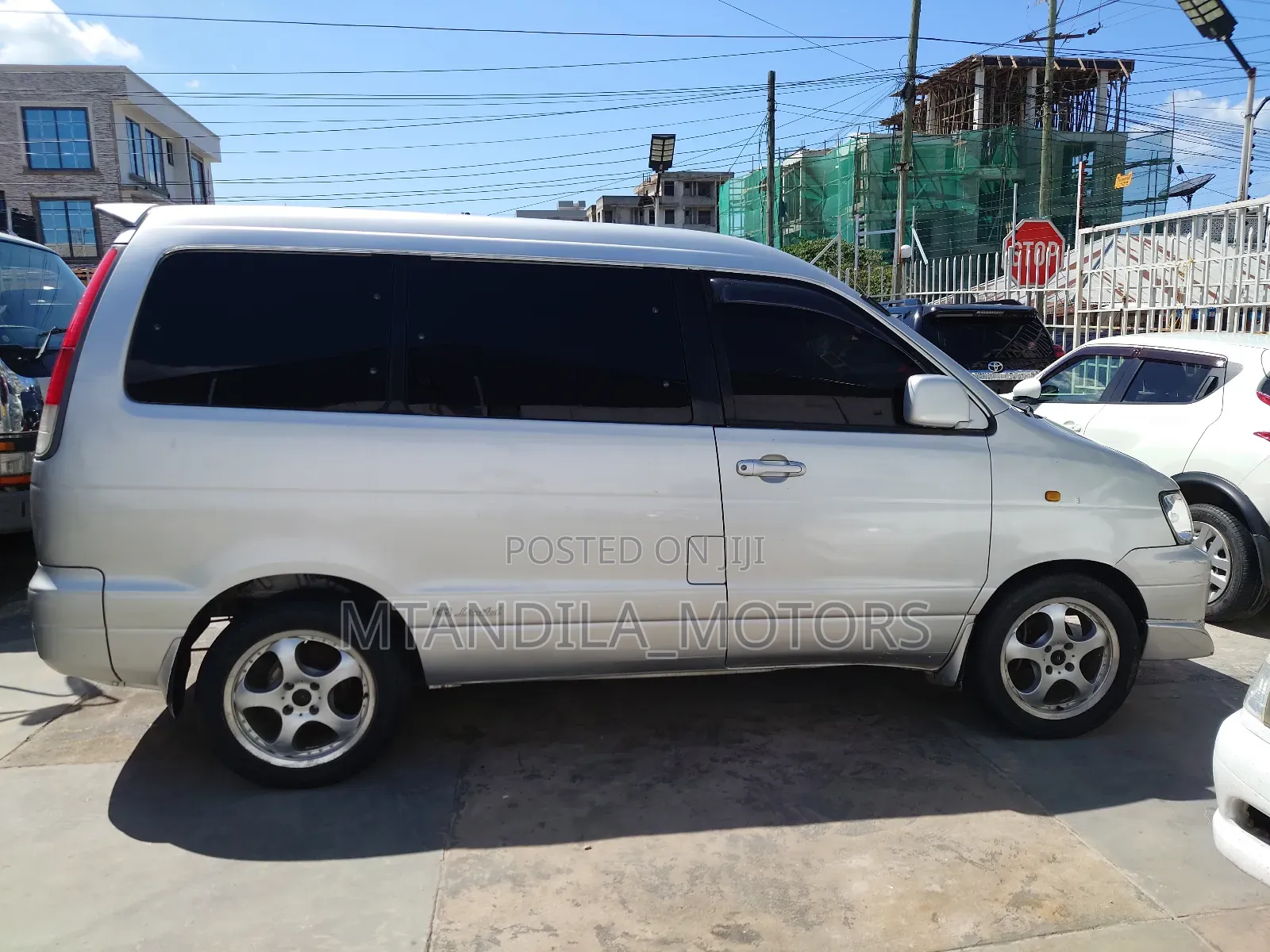 Toyota Noah 2003 Silver