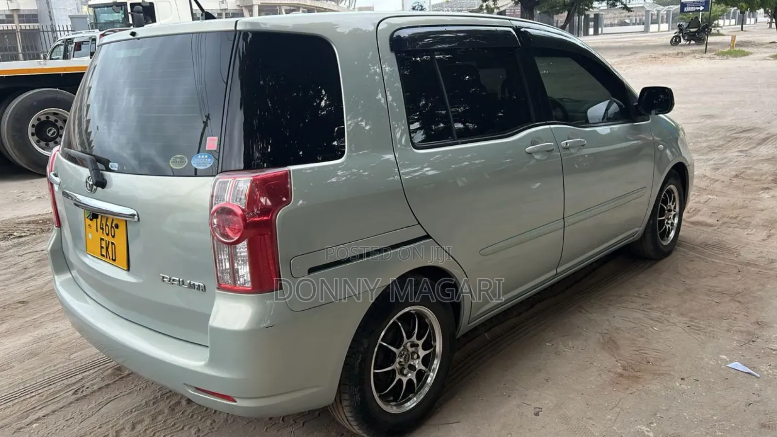 Toyota Raum 2006 Blue
