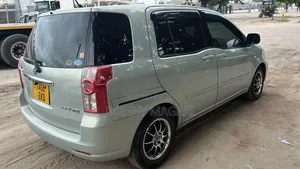 Toyota Raum 2006 Blue