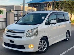 Toyota Noah 2009 Pearl
