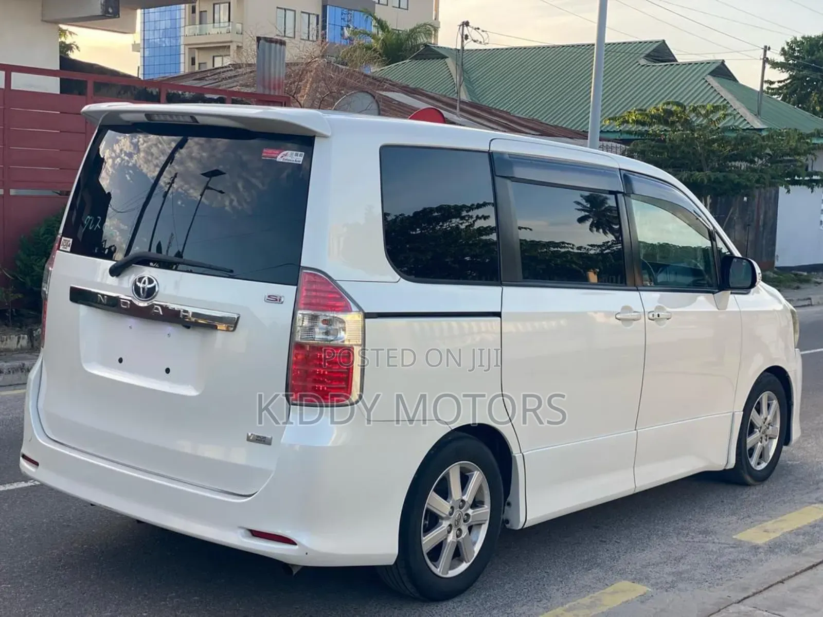 Toyota Noah 2009 Pearl