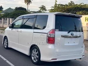 Toyota Noah 2009 Pearl