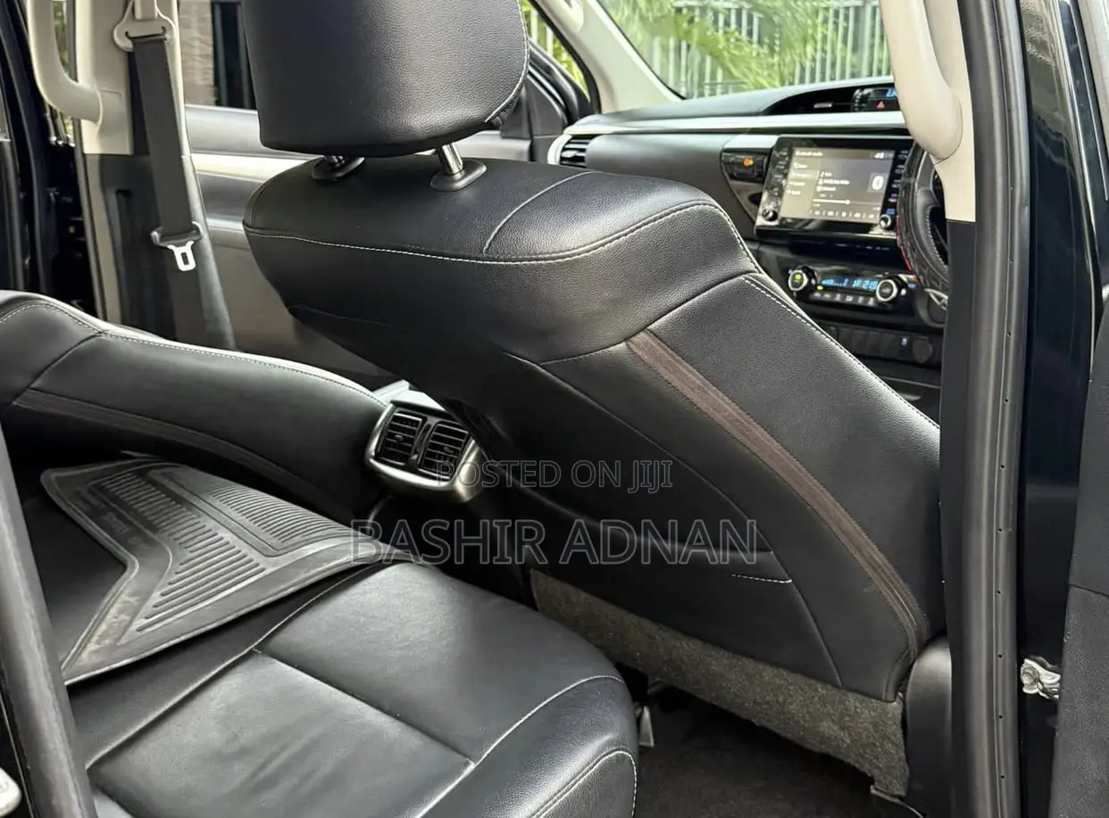 Toyota Hilux Revo Double Cab Deisel 2.4 RWD 2021 Black
