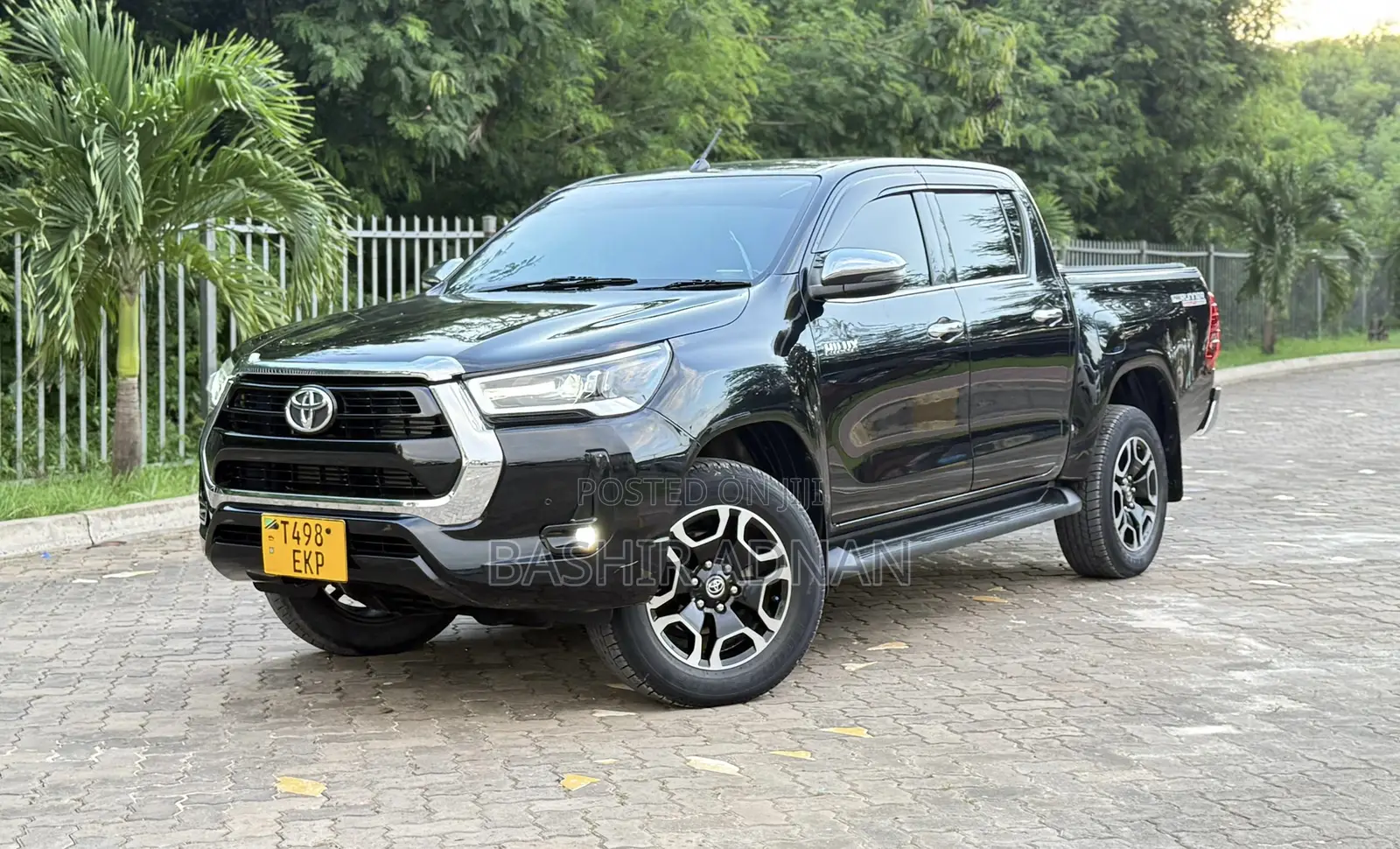Toyota Hilux Revo Double Cab Deisel 2.4 RWD 2021 Black