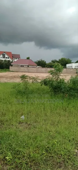 Kiwanja Chenye Ukubwa Wa SQMT 1200 Kinauzwa Kipo Bunju (A)