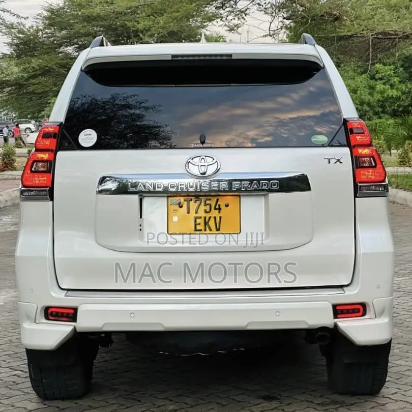 Toyota Land Cruiser Prado 2.8 2020 White