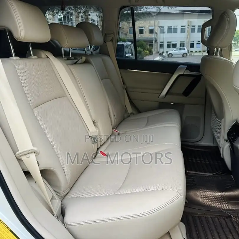 Toyota Land Cruiser Prado 2.8 2020 White