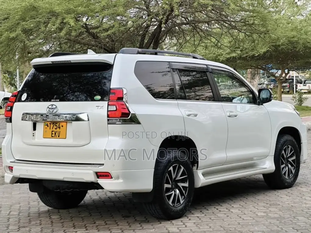 Toyota Land Cruiser Prado 2.8 2020 White