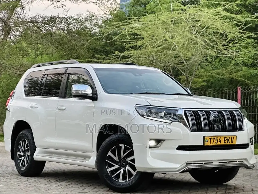 Toyota Land Cruiser Prado 2.8 2020 White