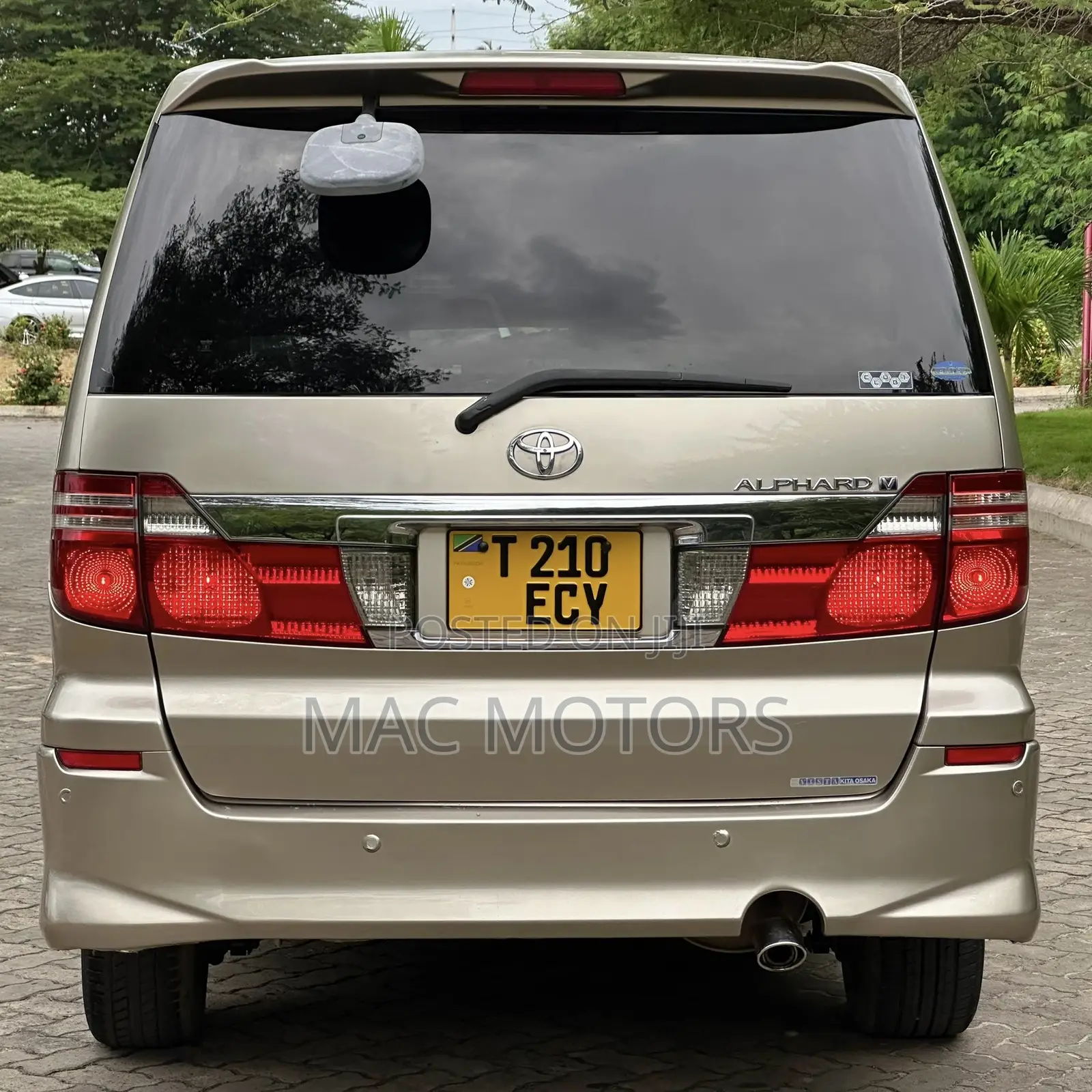 Toyota Alphard 2005 Gold