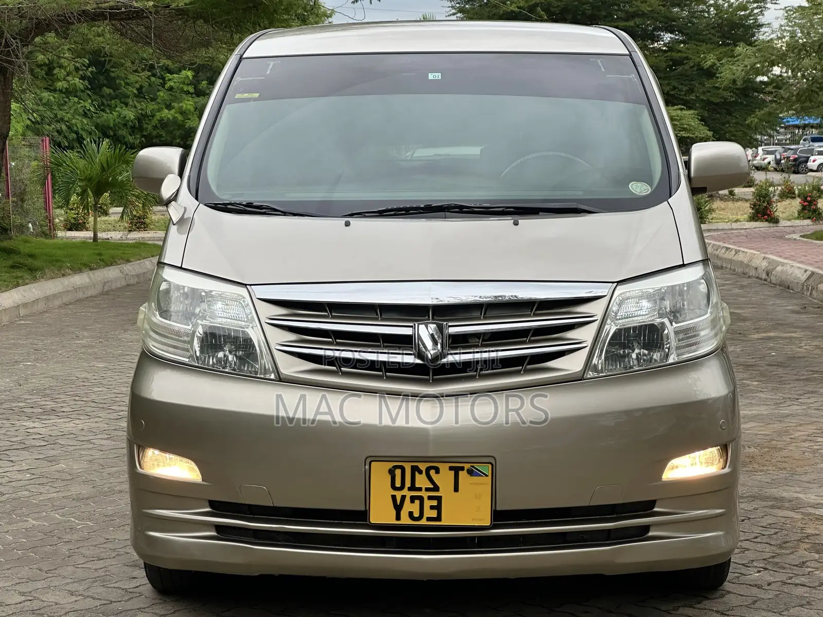 Toyota Alphard 2005 Gold
